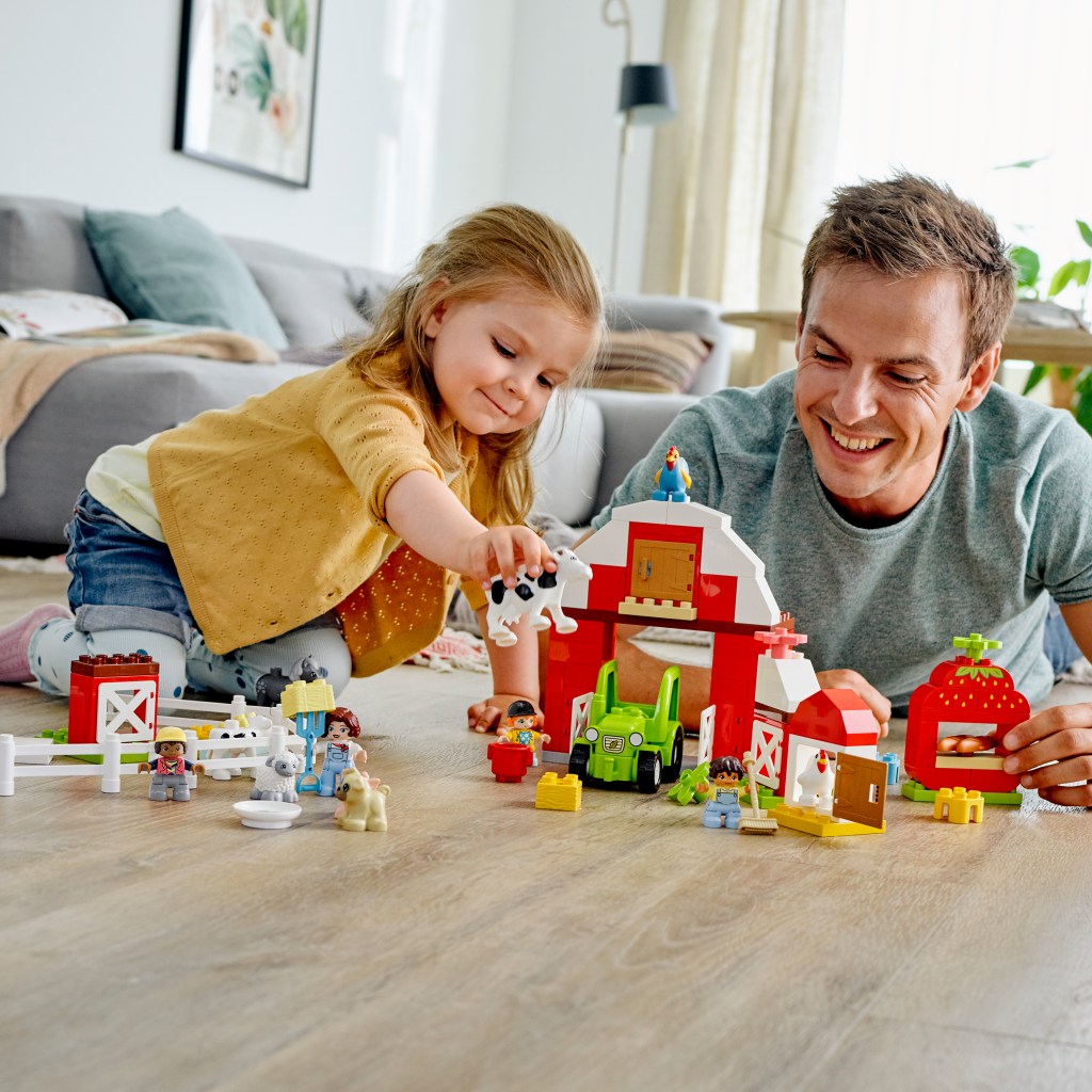 Lego-duplo-10952-la-grange-le-tracteur-et-les-animaux-de-la-ferme-jeu