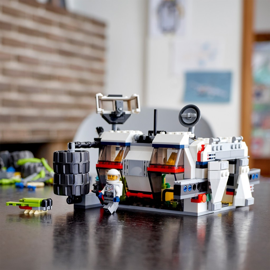 Lego-creator-31107-lexplorateur-spatial-feature2