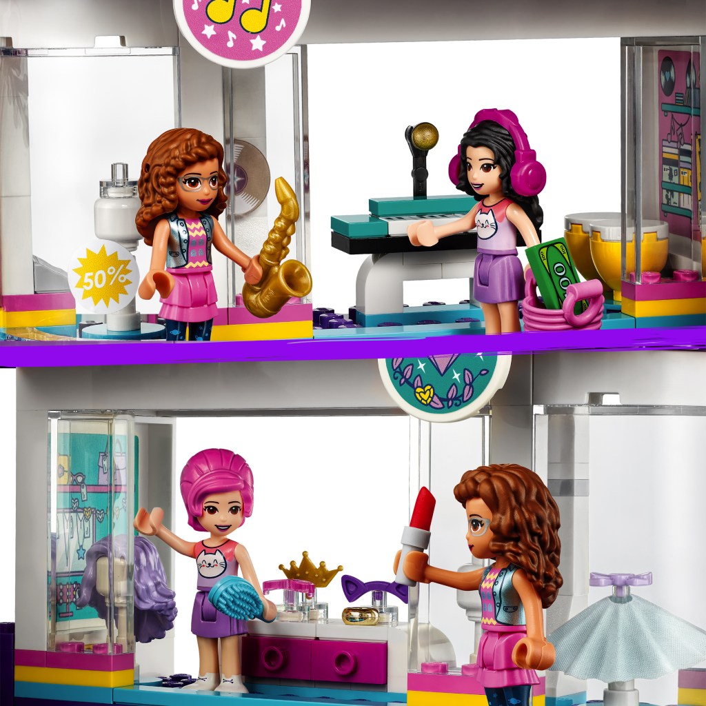 Lego-friends-41450-le-centre-commercial-de-heartlake-city-feature3