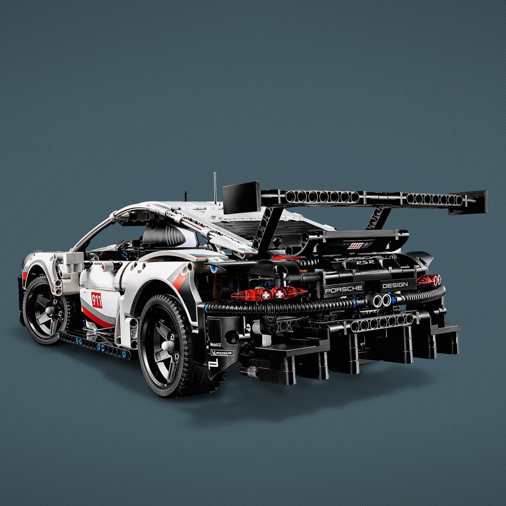 Lego-technic-42096-porsche-911-rsr-feature2