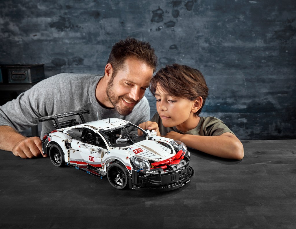 Lego-technic-42096-porsche-911-rsr-jeu