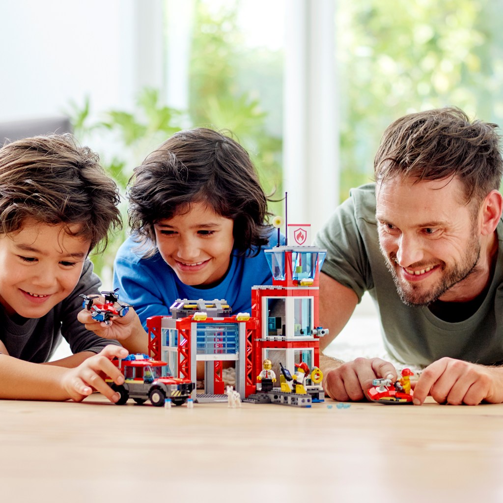 Lego-city-60215-la-caserne-de-pompiers-jeu