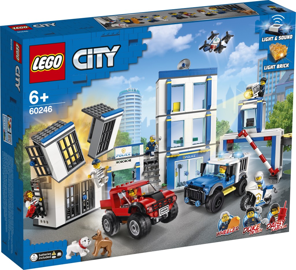 Lego-city-60246-le-commissariat-de-police-face