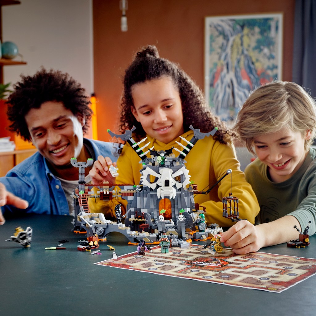 Lego-ninjago-71722-le-donjon-du-sorcier-au-crane-jeu