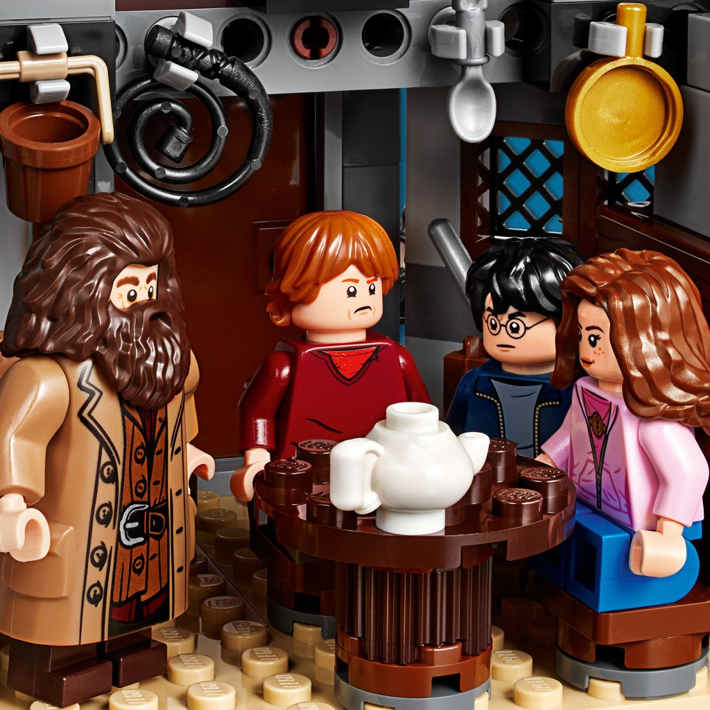 Lego-harry-potter-75947-la-cabane-de-hagrid-le-sauvetage-de-buck-feature2