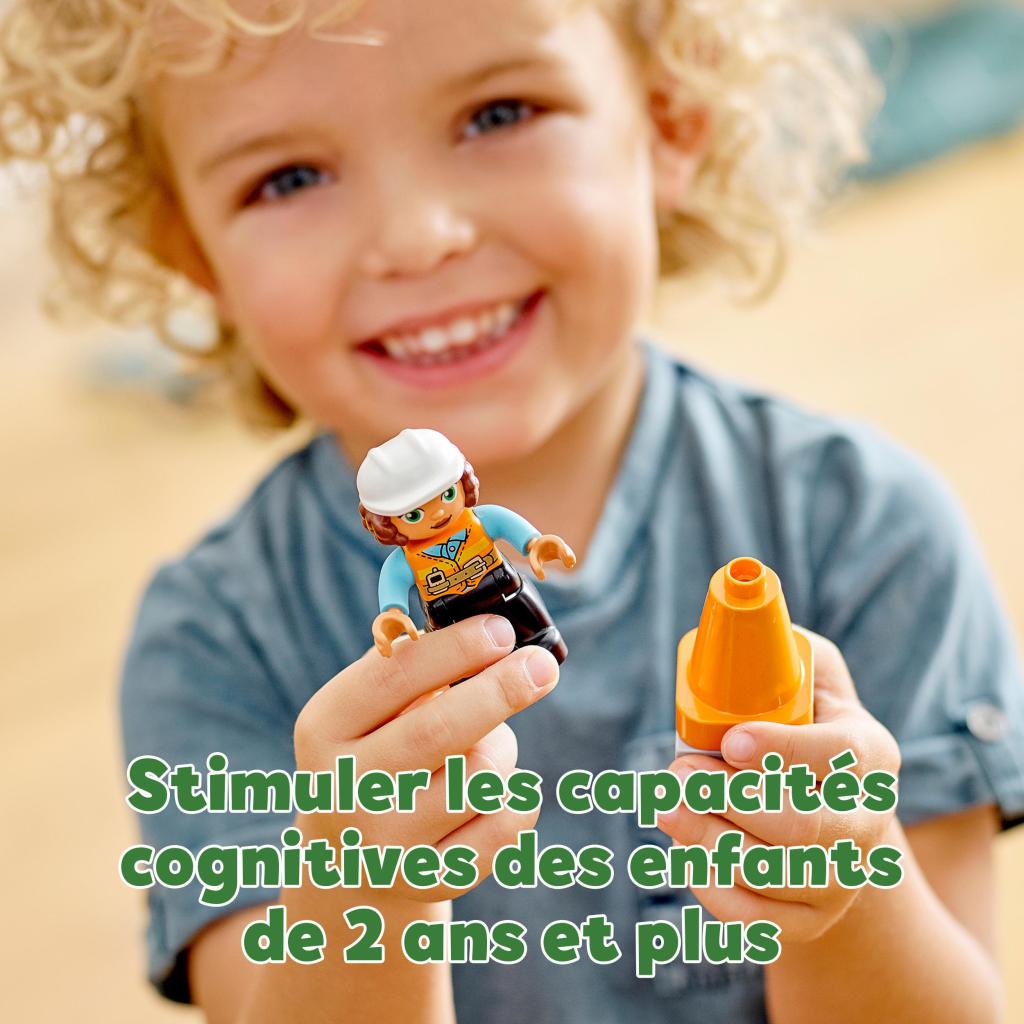 LEGO-DUPLO-Construction-10933-La-grue-et-les-engins-de-construction-feature2