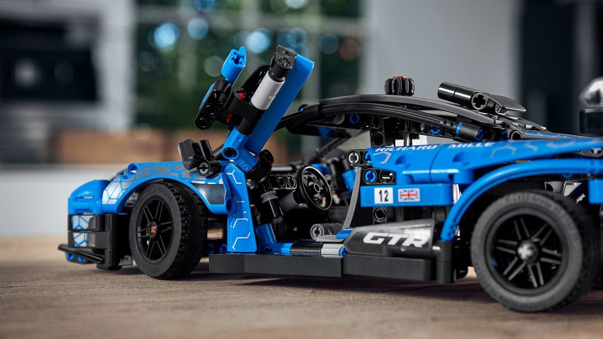 Lego-technic-42123-mclaren-senna-gtr-cover-video-lifestyle