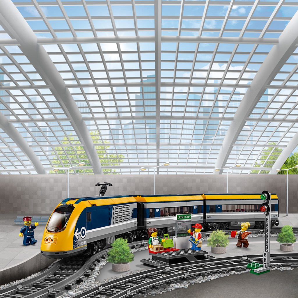 Lego-city-60197-le-train-de-passagers-telecommande-feature1