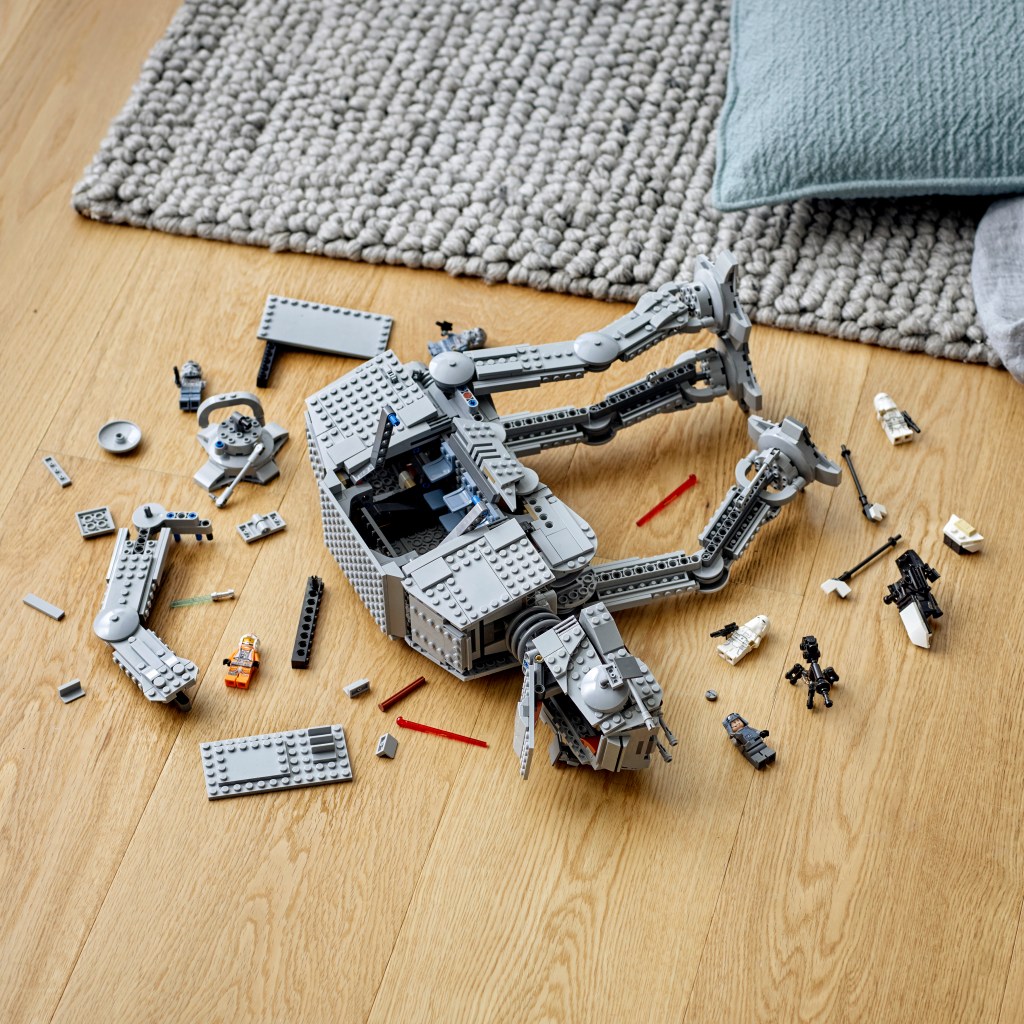 Lego-star-wars-75288-at-at-construction