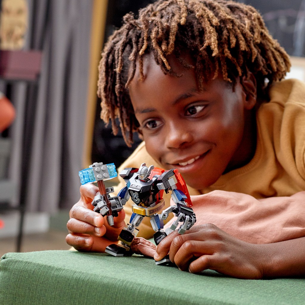 LEGO-Marvel-76169-Larmure-robot-de-Thor-jeu