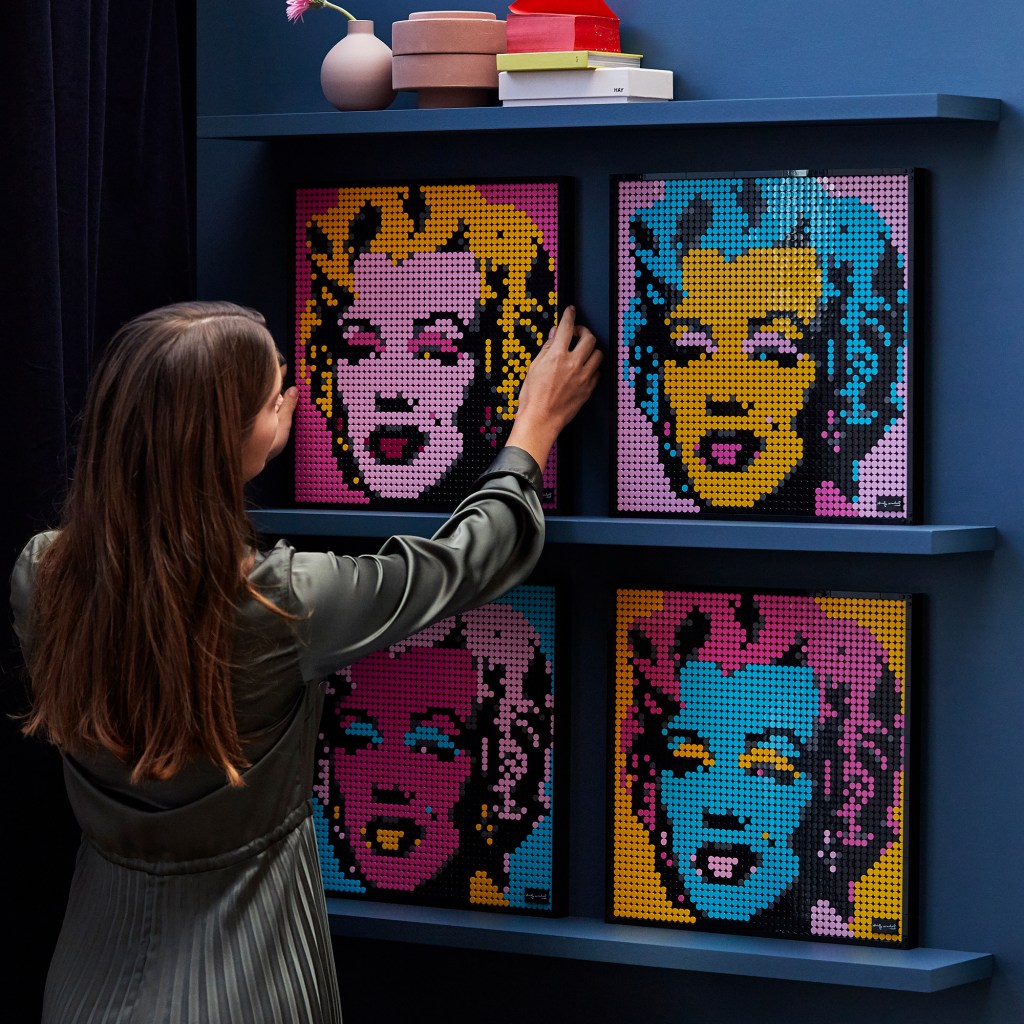 LEGO-art-31197-Andy-Warhols-Marilyn-Monroe-feature3