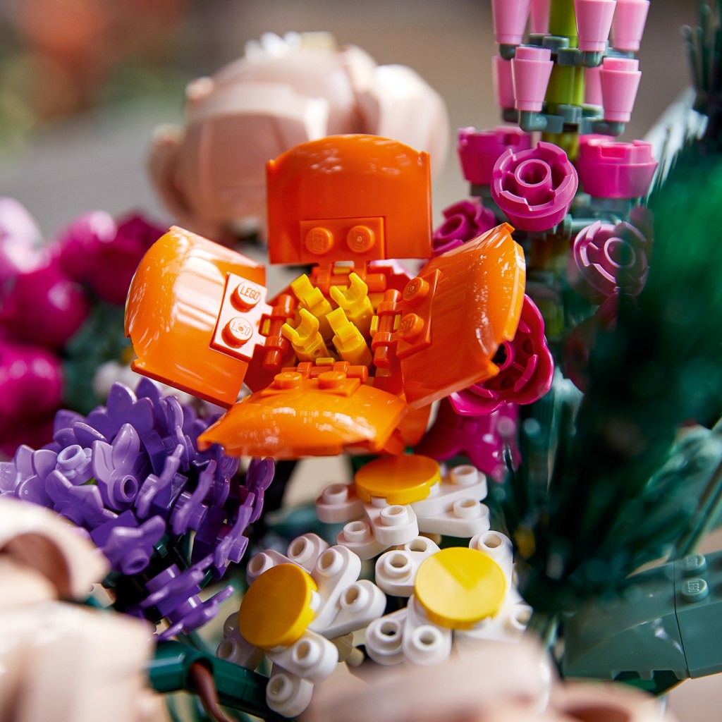 LEGO-Icons-10280-Bouquet-de-fleurs-Fleurs-feature1