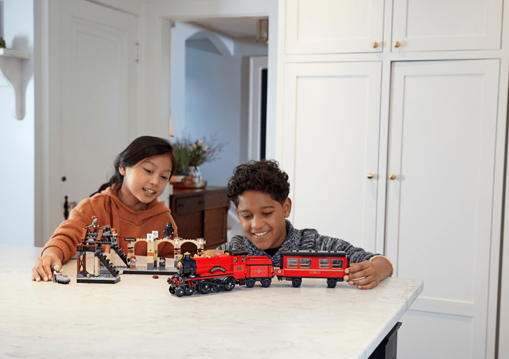 Lego-harry-potter-75955-le-poudlard-express-construction