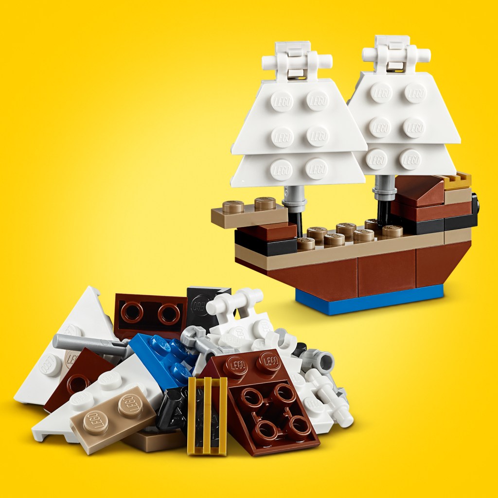LEGO-Classic-11009-Briques-et-lumières-feature1
