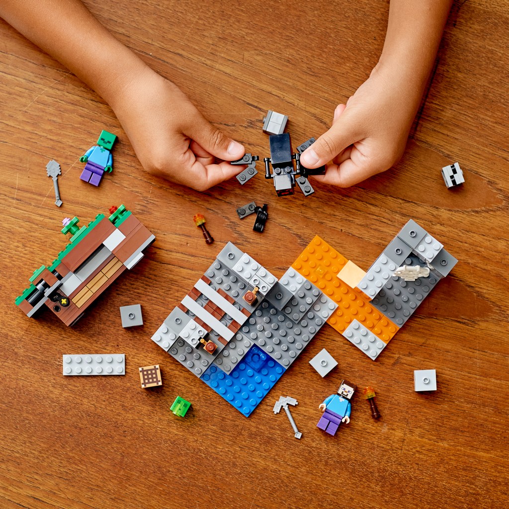 Lego-minecraft-21166-la-mine-abandonnee-construction