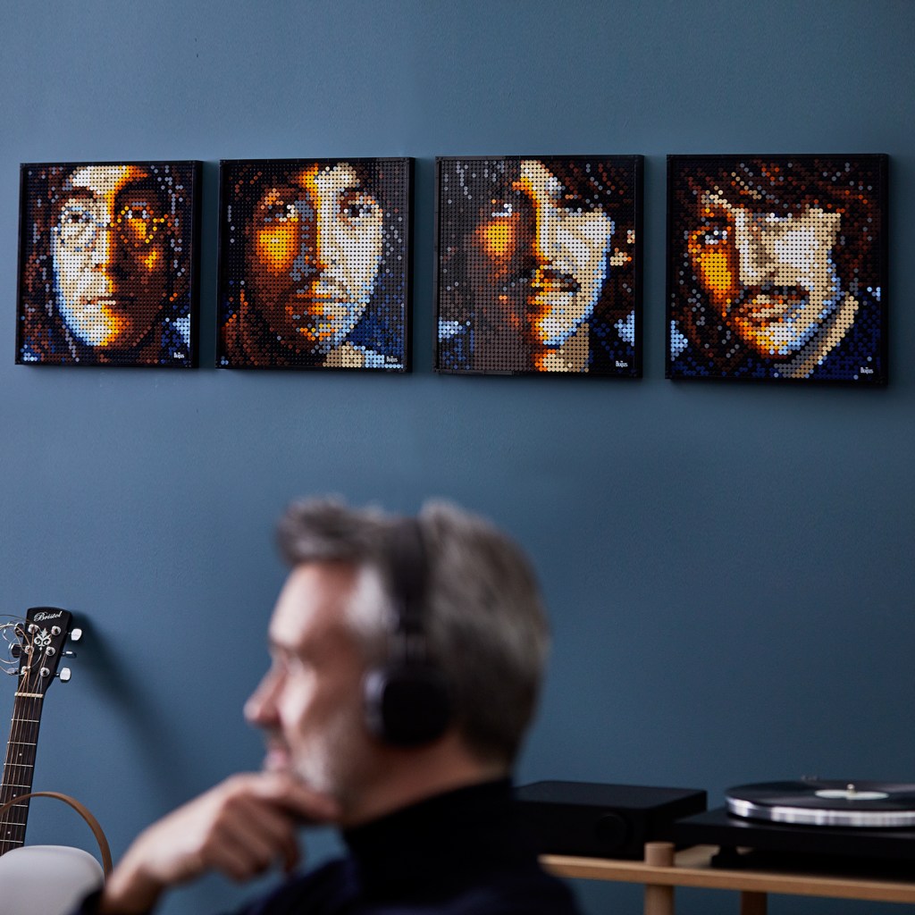 Lego-art-31198-the-beatles-feature3