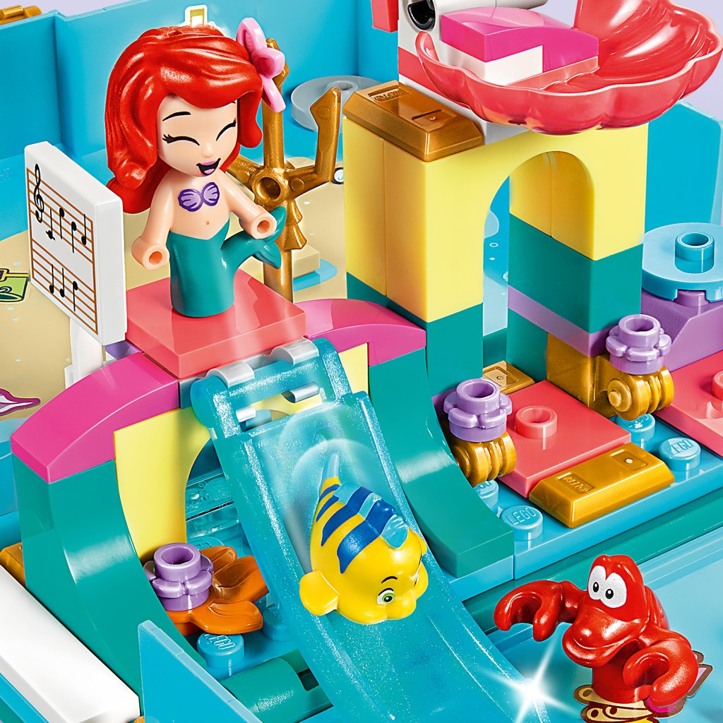 Lego-disney-princess-43176-Les-aventures-dAriel-dans-un-livre-de-contes-feature3