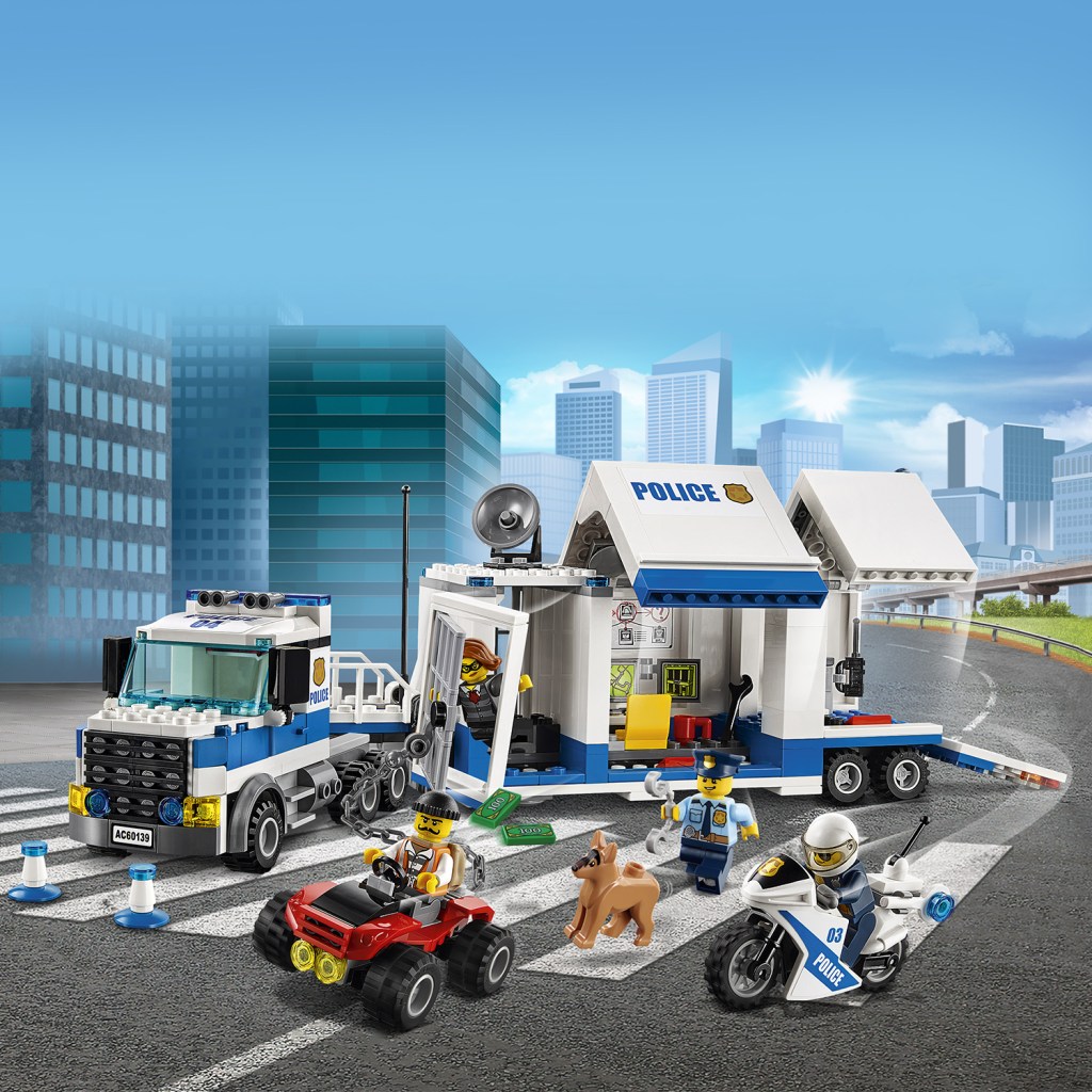 Lego-city-60139-le-poste-de-commandement-mobile-jeu