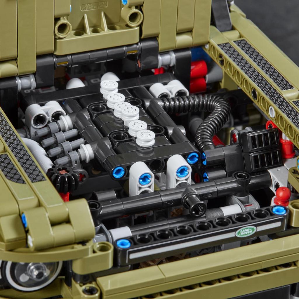Lego-Technic-42110-Land-Rover-Defender-feature3