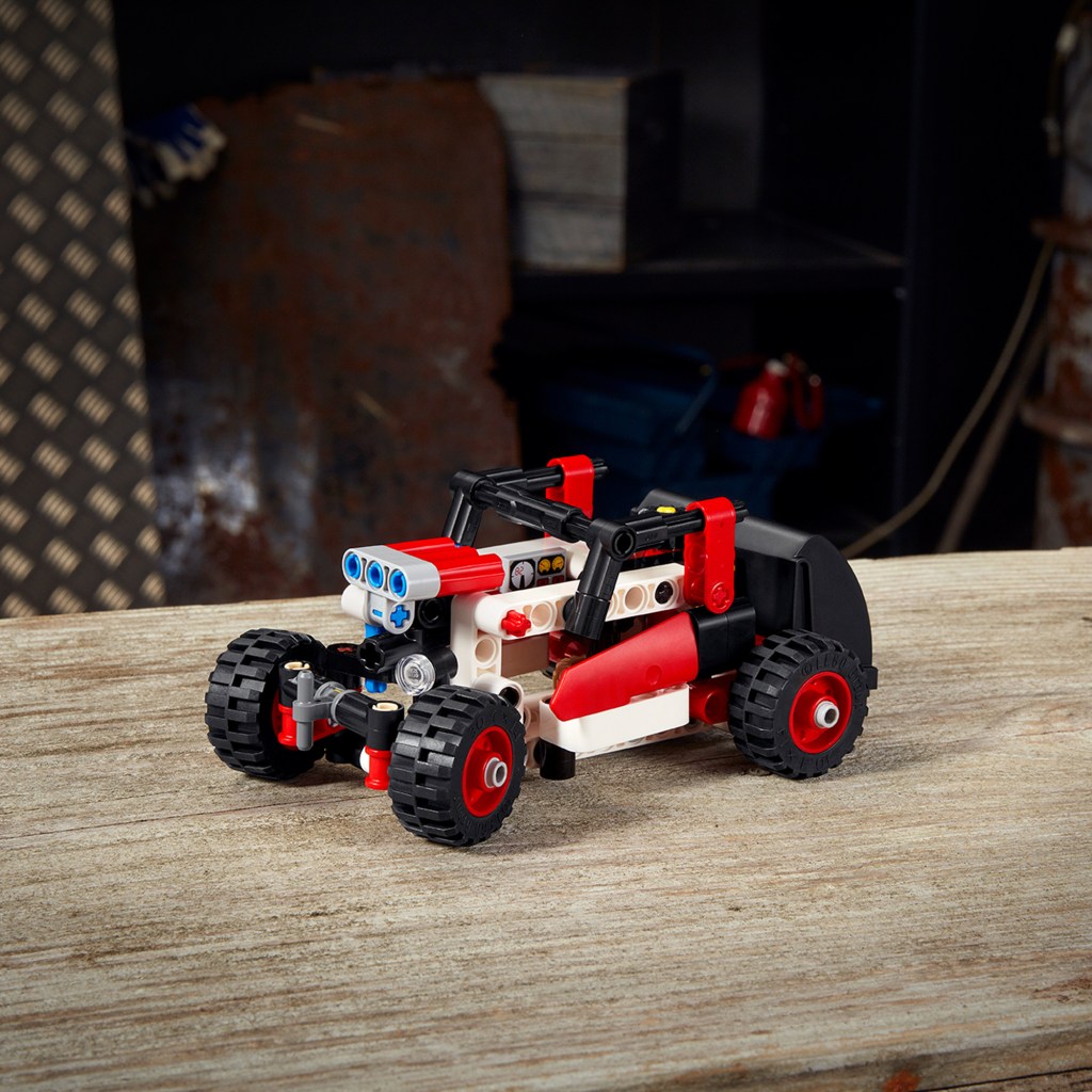 Lego-technic-42116-Chargeuse-compacte-2-en-1-feature1