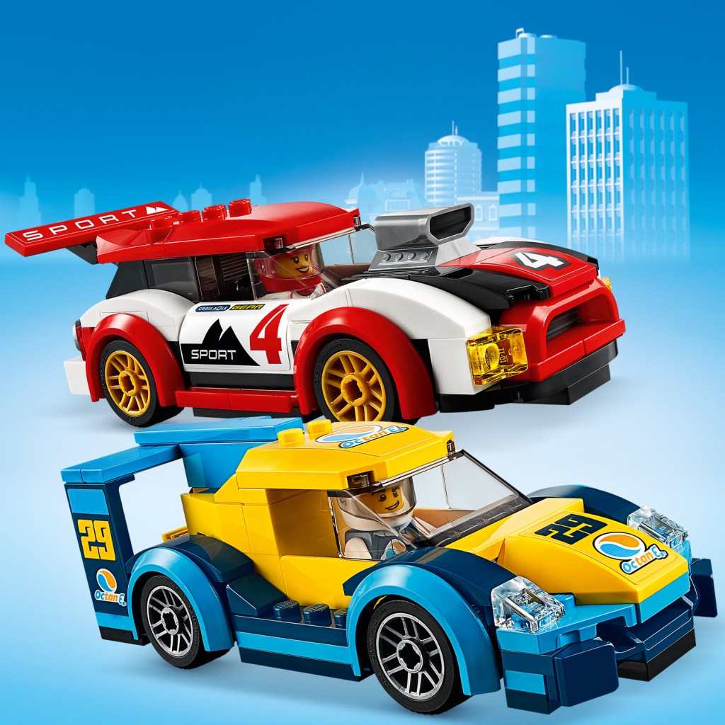LEGO-City-60256-Les-voitures-de-course-feature3