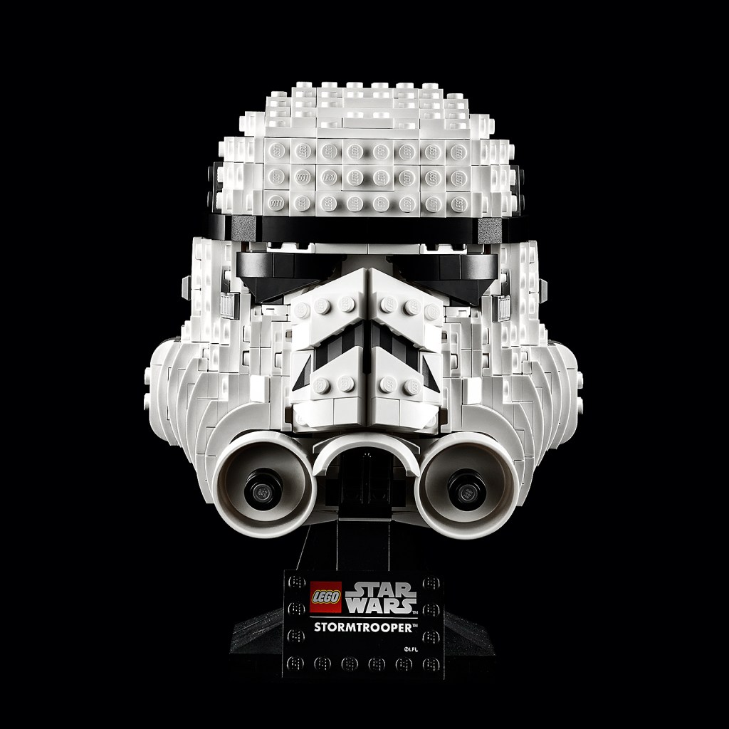 Lego-star-wars-75276-casque-de-stormtrooper-feature2