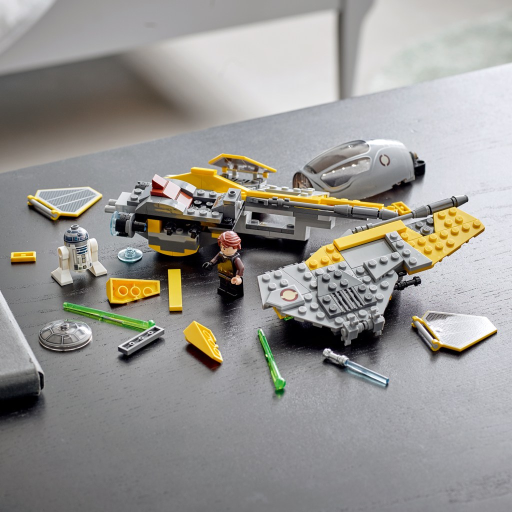 Lego-star-wars-75281-lintercepteur-jedi-danakin-construction