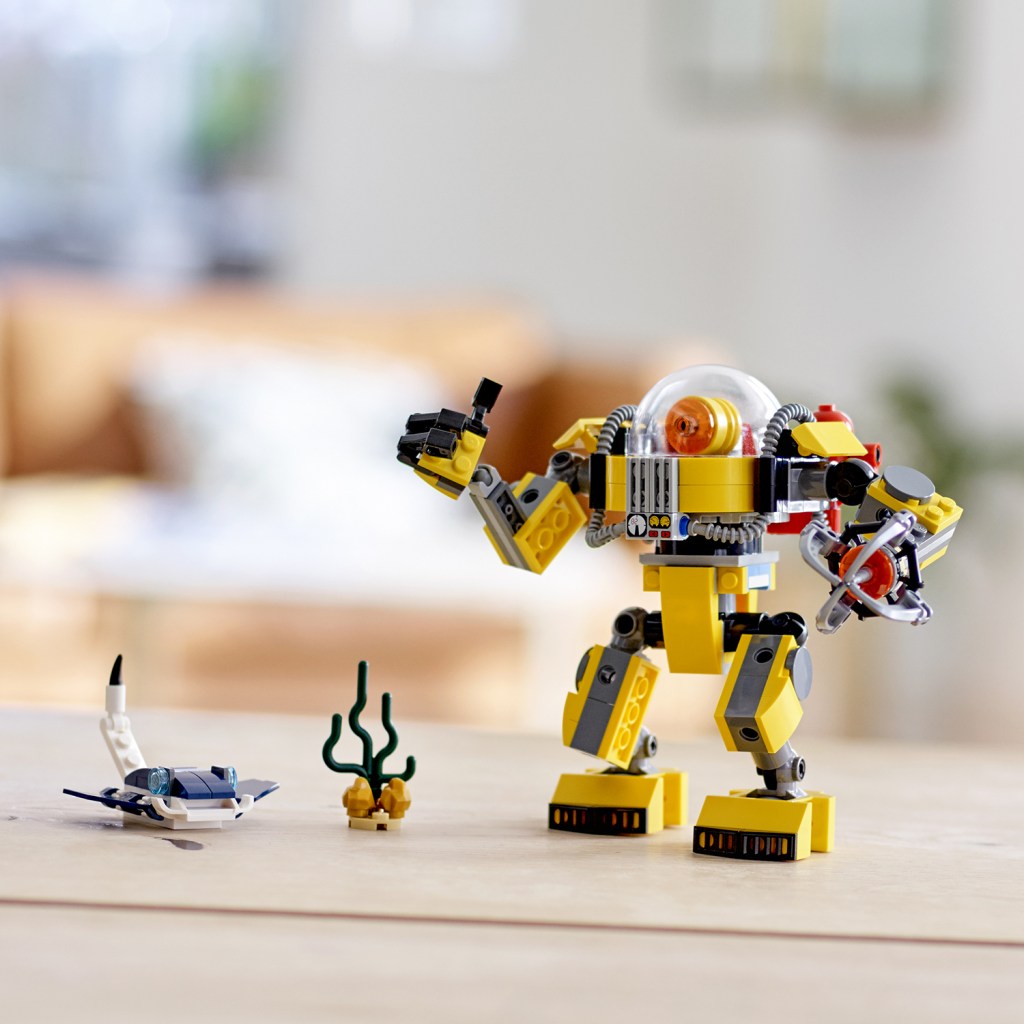LEGO-creator-31090-Le-robot-sous-marin-construction