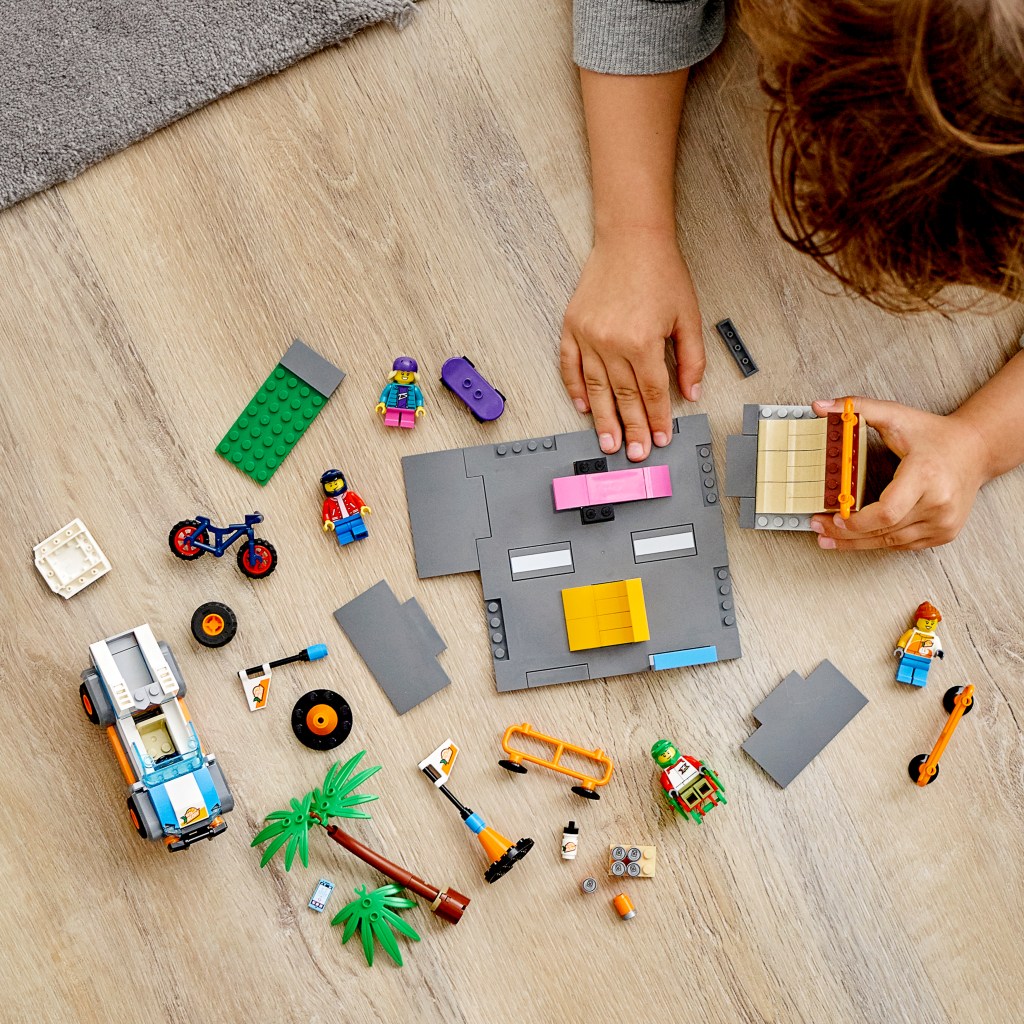 LEGO-city-60290-Le-skatepark-construction