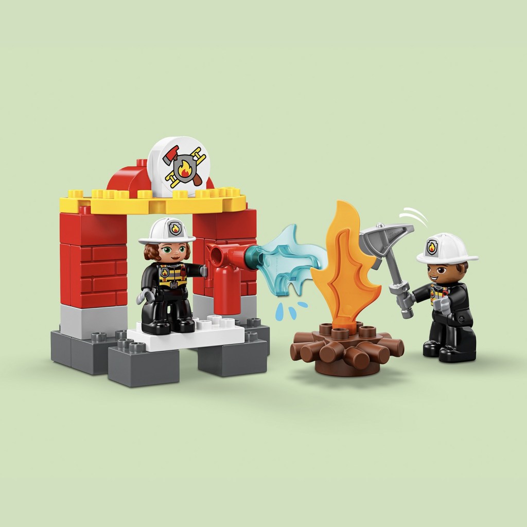 Lego-duplo-10903-la-caserne-de-pompiers-feature2