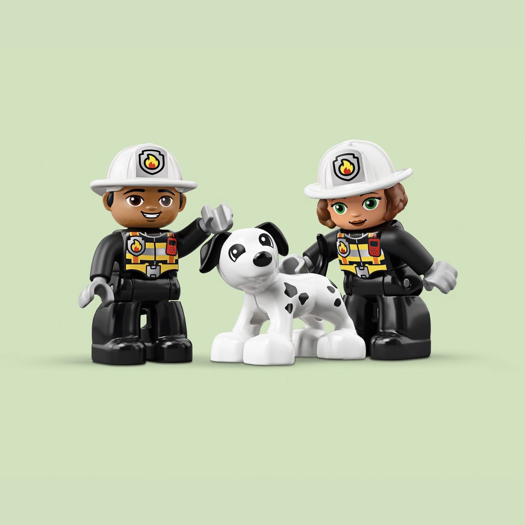 Lego-duplo-10903-la-caserne-de-pompiers-feature3
