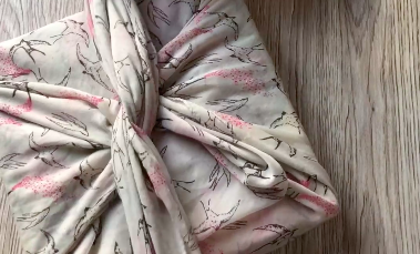 furoshiki drapé étape 1