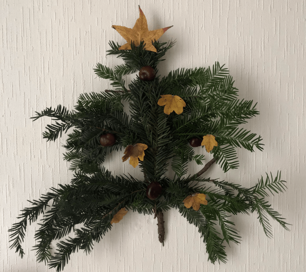 DIY : Fabriquer un sapin de Noël mural pratique pour les petits