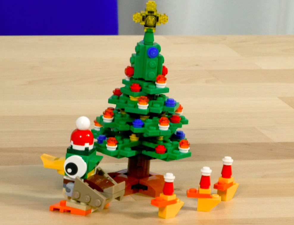 trois-idées-pour-fabriquer-des-sapins-de-Noël-avec-Lego