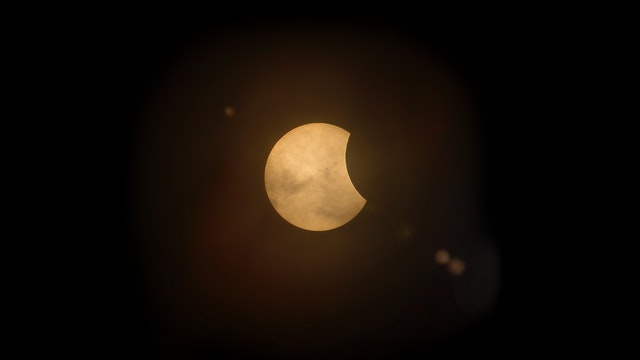 éclipse solaire partielle-1