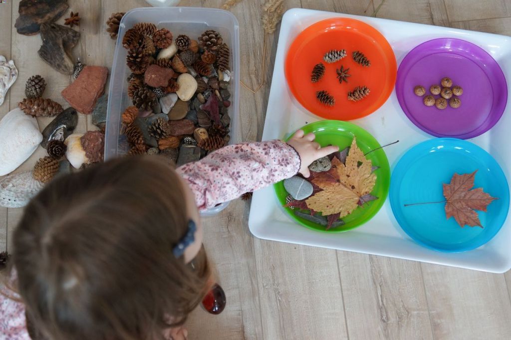 Bacs sensoriels : une multitude d'idées pour éveiller les sens des 1-3 ans