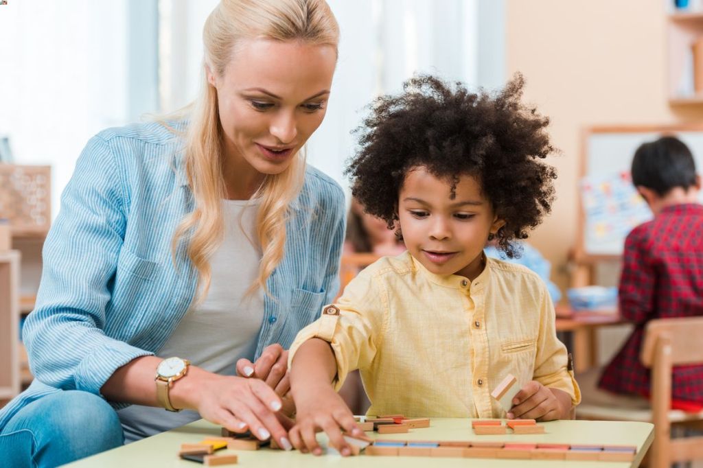 activités Montessori à la maison