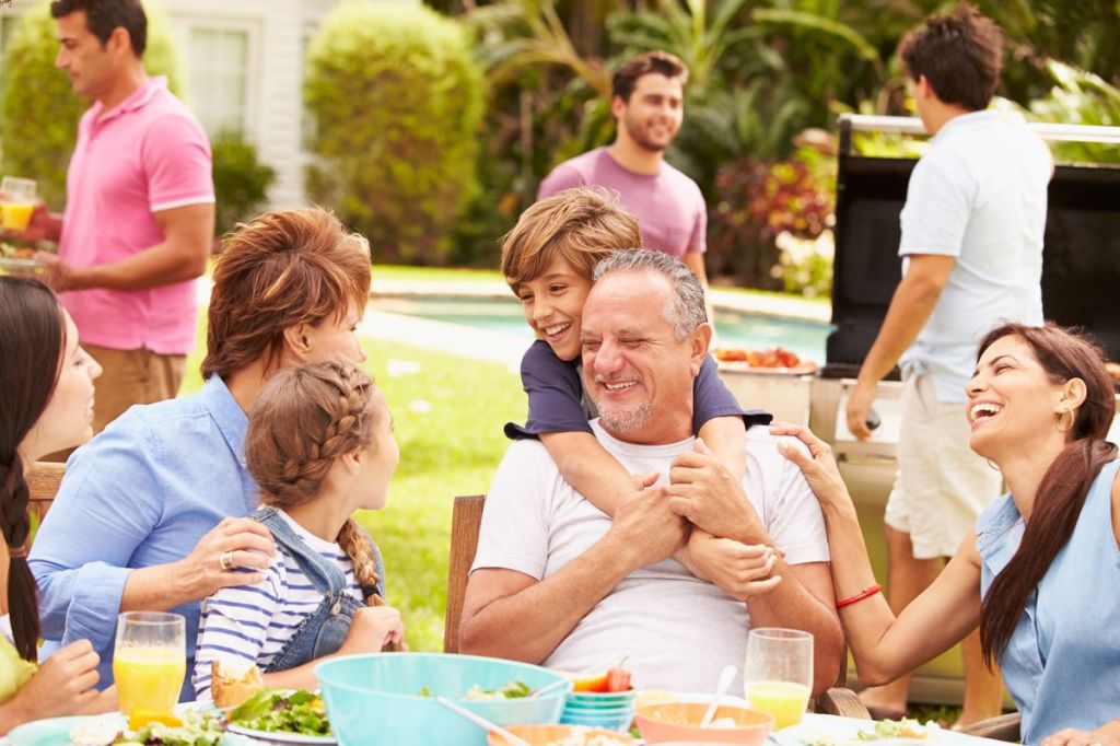 Jeux pour fête de famille : 6 idées d'activités pour une célébration réussie
