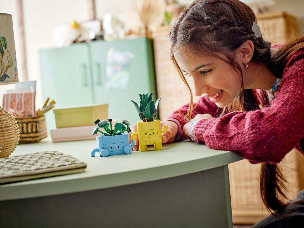 LEGO Botanique 10349 : Petites Plantes Souriantes