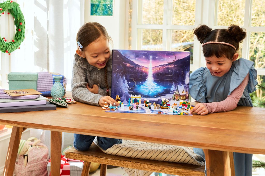 détails LEGO | Disney 43273 – La Reine des Neiges, Calendrier de l’Avent 2025