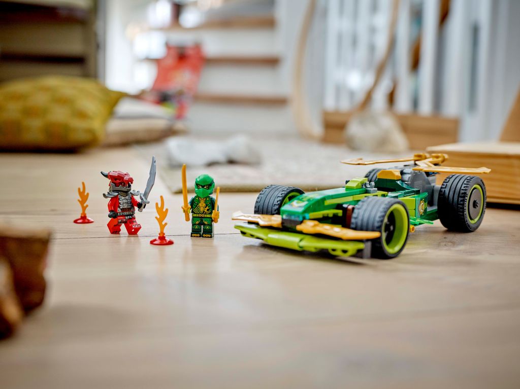 LEGO Ninjago 71828 La voiture de course à rétrofriction de Lloyd