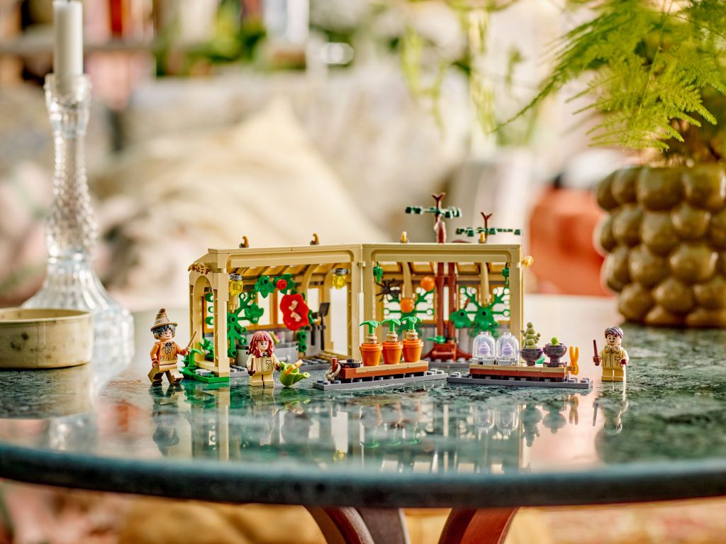 décoration LEGO 76445 Le château de Poudlard : Le cours de botanique