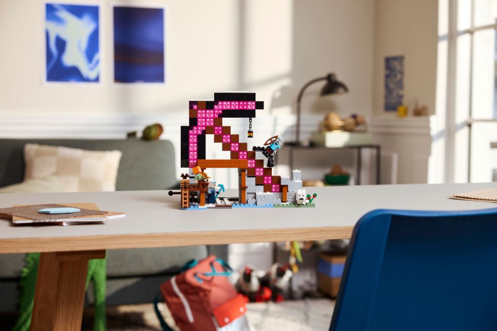 décoration LEGO Minecraft 21277 La mine en forme de pioche