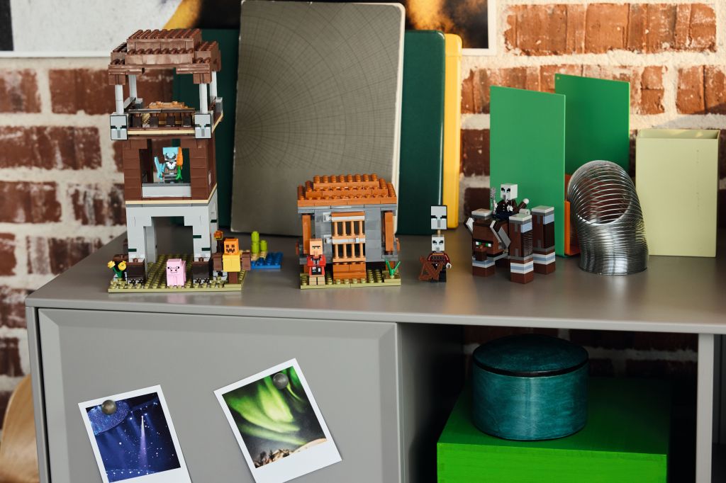 décoration LEGO Minecraft 21278 L’avant-poste de pillards et le ravageur