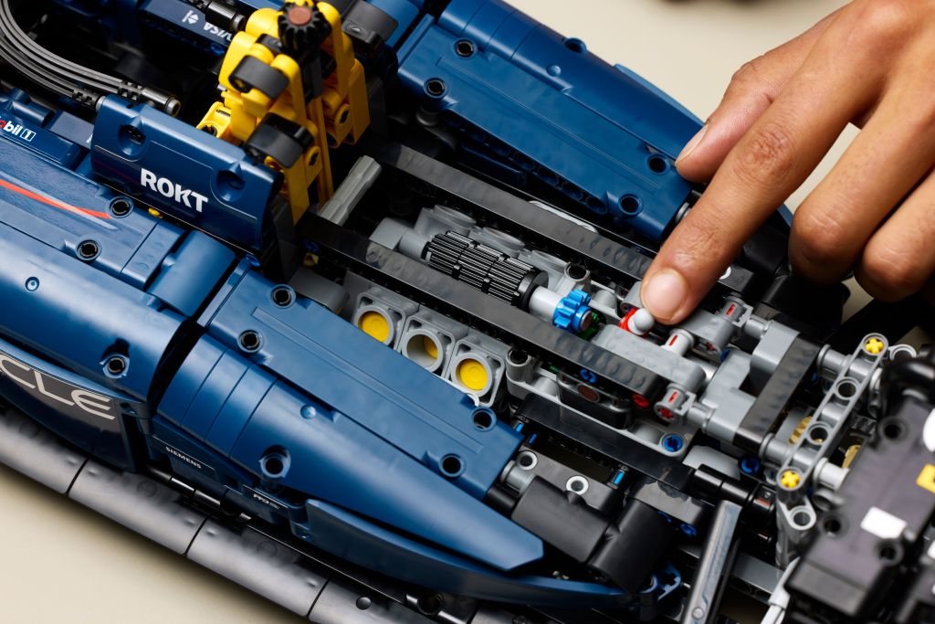 détails LEGO Technic 42206 : F1 Oracle Red Bull Racing RB20