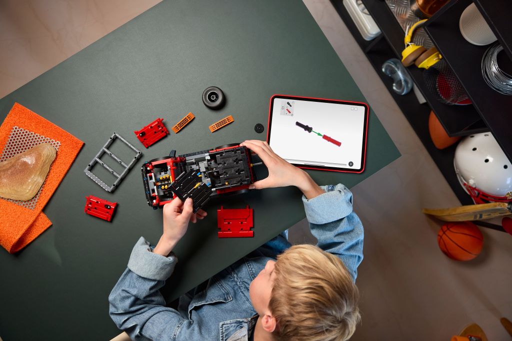 construction LEGO Technic 42213 : SUV Ford Bronco