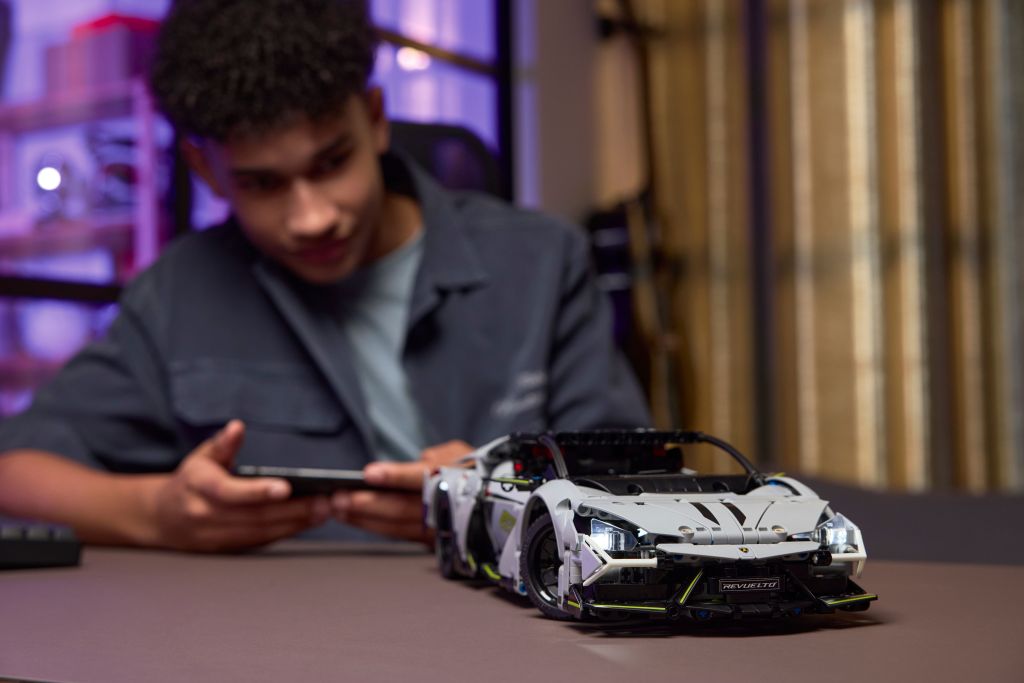 LEGO Technic 42214 : Supercar Lamborghini Revuelto