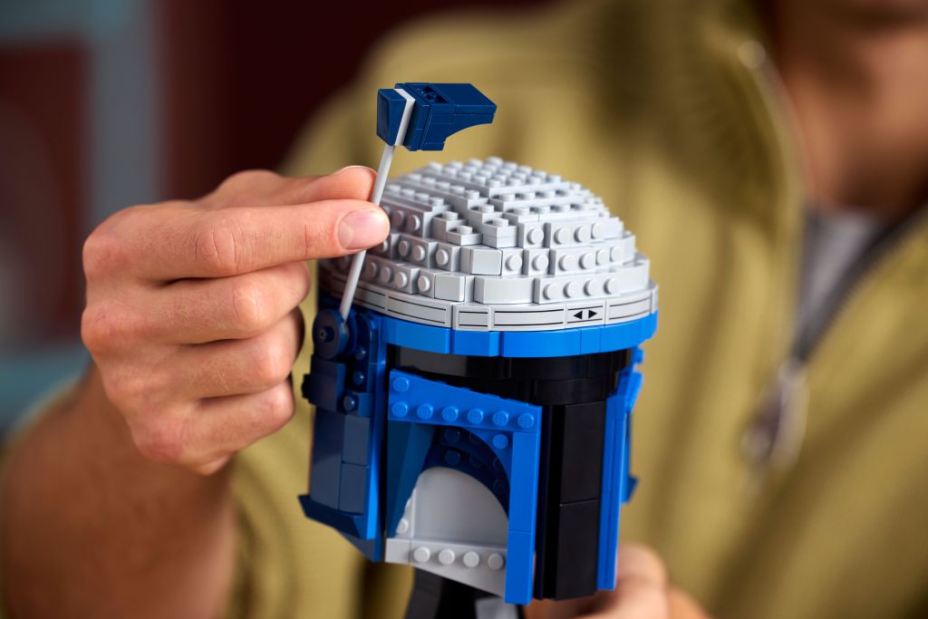 détails LEGO Star Wars 75408 : Le Casque de Jango Fett