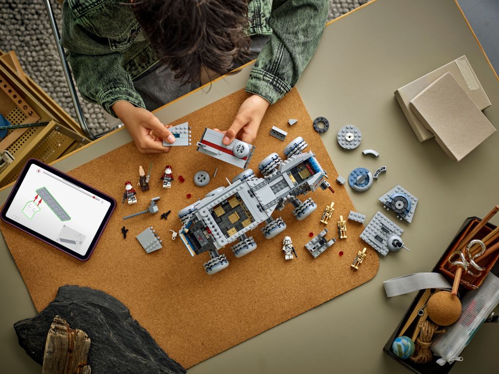 construction LEGO Star Wars 75413 : The Clone Wars – Le Juggernaut de la République