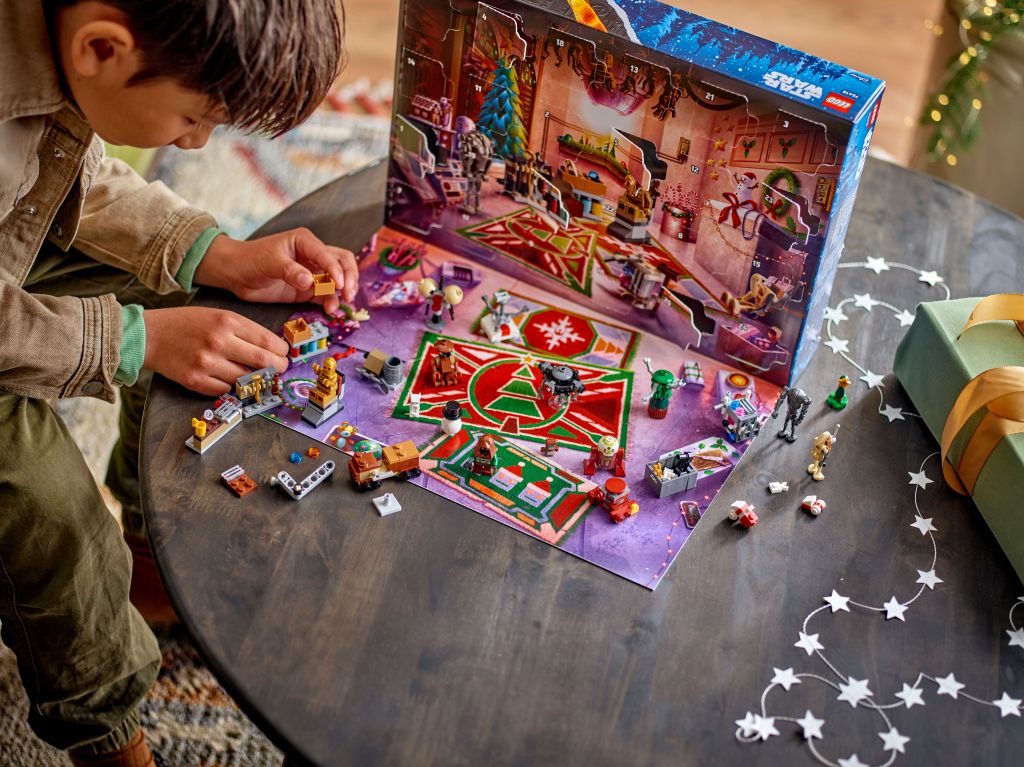 détails LEGO Star Wars 75418 – Le Calendrier de l’Avent 2025